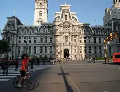 半岛体育官方入口-费城76人训练开放日，清晨再遭质疑引欢呼，CBA常规赛在即，训练强度明显提升