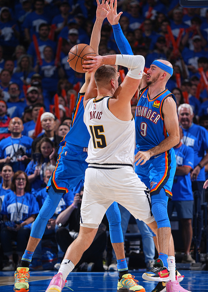 半岛体育在线官网-俄克拉荷马雷霆发布备战花絮；赛后止住颓势；足总杯任务艰巨；纪律约束更严格