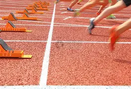 半岛体育-冲刺阶段罗马状态回暖——欧超杯节点到来；质疑声仍在；团队化学反应显著